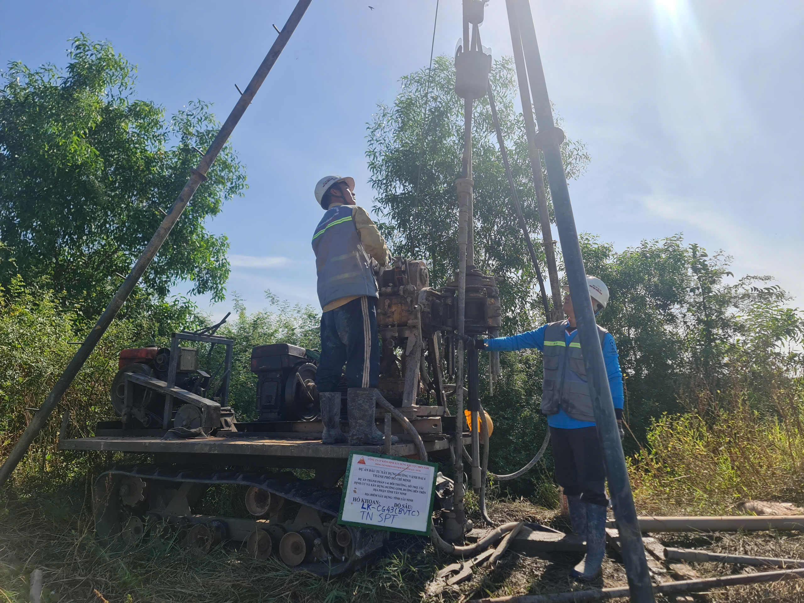 z7632722304830_613eee7b0d5279861a5789a18d4a4d9f